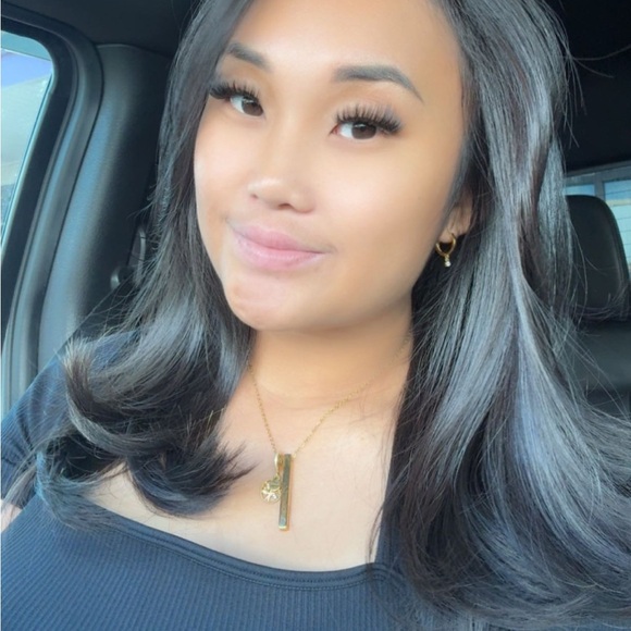 Meet your Posher, Kriselle - Picture 1 of 2